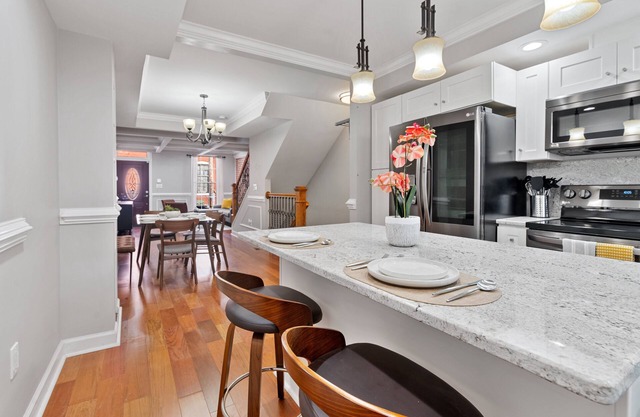 Beautiful Townhome in Pigtown with Rooftop Deck