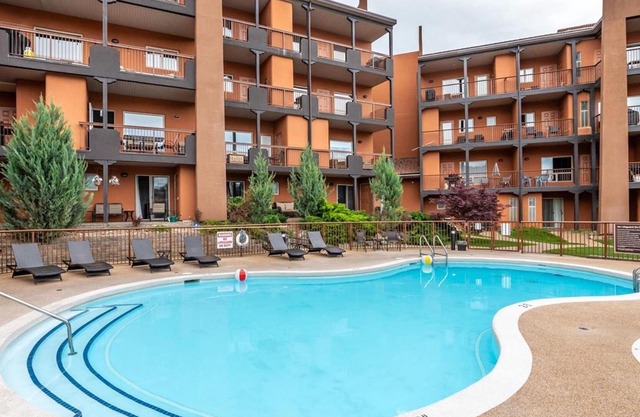 Beautiful Townhouse on the the lake. Winter Snowbirds welcome please enquire.