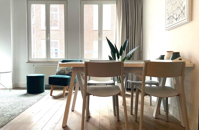 Beautiful UNESCO Canal District Apartment
