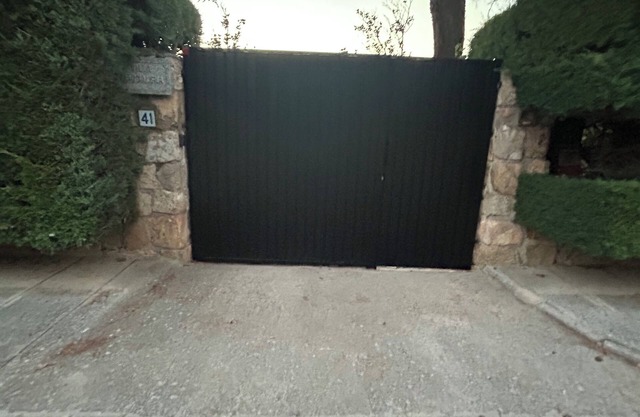 Beautiful Villa with garden 30 Km from Madrid