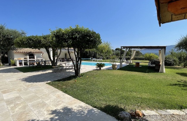 Beautiful villa in a peaceful setting not overlooked