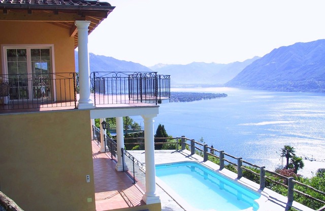 Beautiful Villa with fantastic view, pool and beautiful garden.