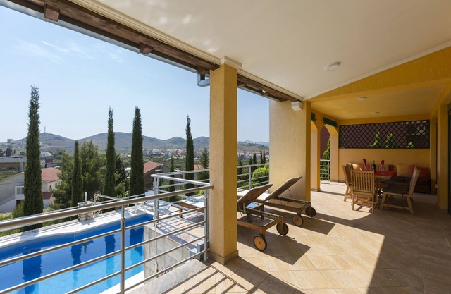 BEAUTIFUL VILLA WITH PRIVATE POOL NEAR DUBROVNIK
