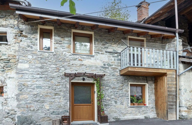 Beautiful villa for 5 people with WIFI, TV, patio, pets allowed and parking