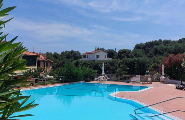 Beautiful villa for 6 guests with WIFI, pool, TV, terrace and parking