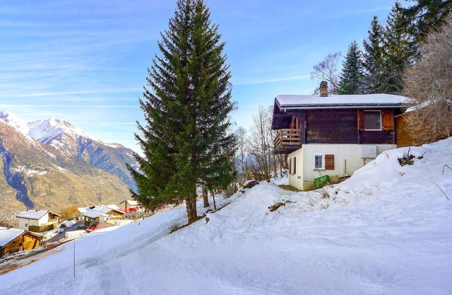 Beautiful villa for 4 people with WIFI, TV, patio, panoramic view and parking