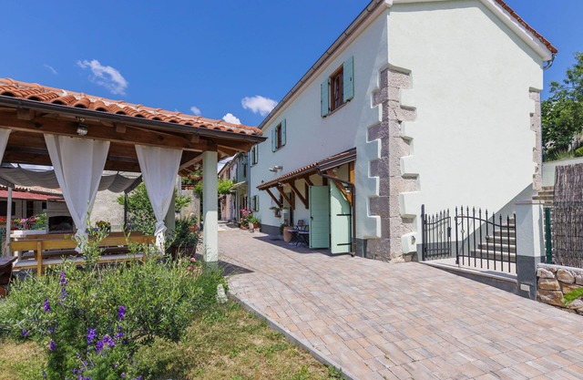 Beautiful villa for 6 guests with private pool, WIFI, A/C, TV and terrace