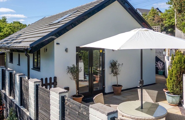 Beautiful villa for 4 guests with WIFI, terrace, pets allowed and parking