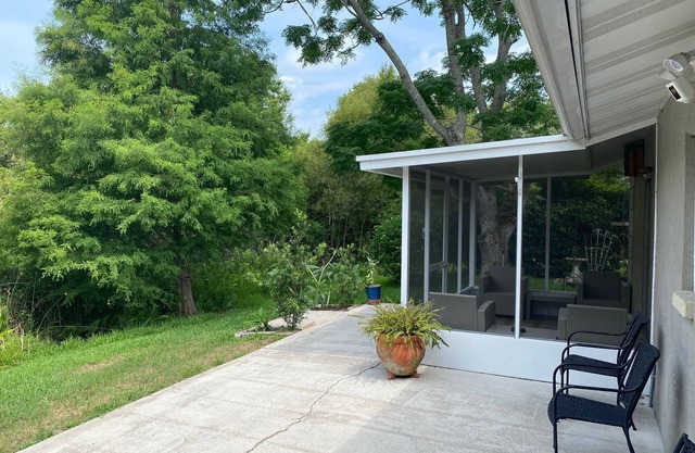 Beautiful Villa! On Wildlife Area, Natural Privacy! Close to Everything. Welcome