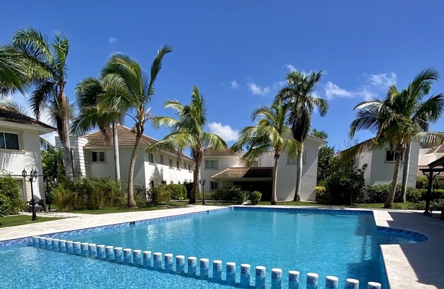 Beautiful Villa, Opposite the Airport 36a