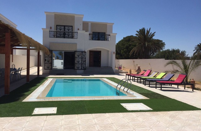 Beautiful villa with swimming pool