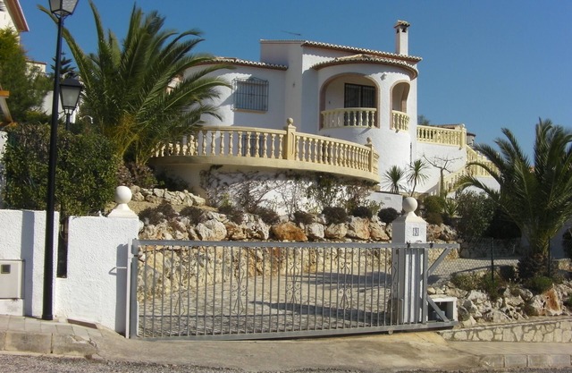 Beautiful villa with private pool and panoramic view 10 minutes to the sea