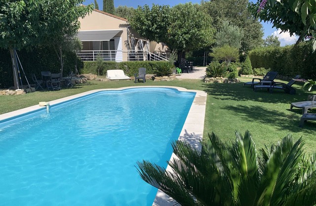 Beautiful villa with its private pool near Aix en Provence