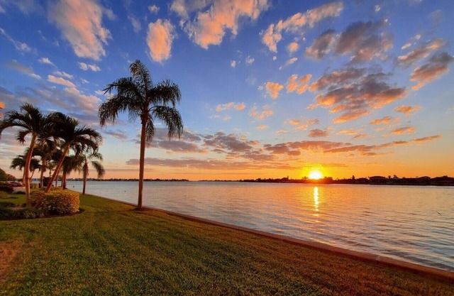 Beautiful water front condo, grnd floor unit , large patio, 2 Bedroom, 2 Baths