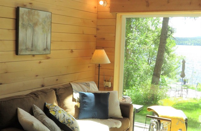 Beautiful Waterfront Cottage in Northern BC