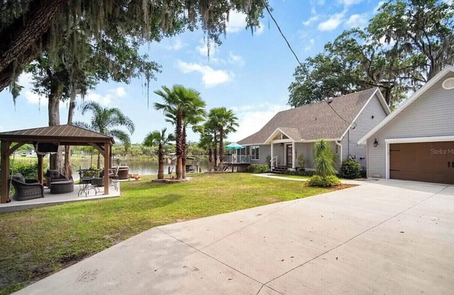Beautiful Waterfront Home on the Alafia River