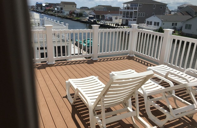 Beautiful Waterfront 5 Bedroom 3.5 bath, 2 Master Suites, Boat Dock, Pool, Kayak