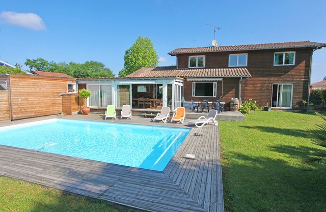 Beautiful Wooden house close to HOSSEGOR