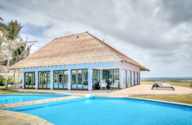 Beautifull 3-4 Bedroom Villa with your Own pool.