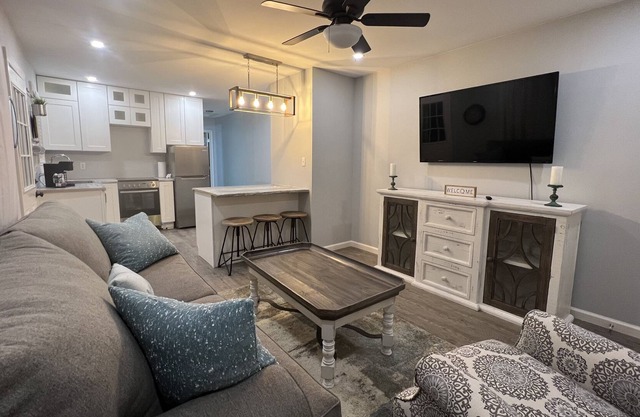 Beautifully decorated Duplex in Millington No Cleaning Fees