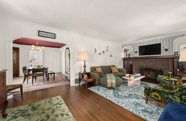 Beautifully Designed, Hot Tub, Game Room, N64, Sleeps 10