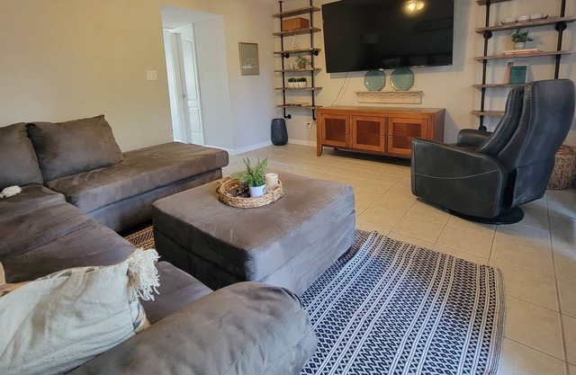 Beautifully done townhome in a Marina community