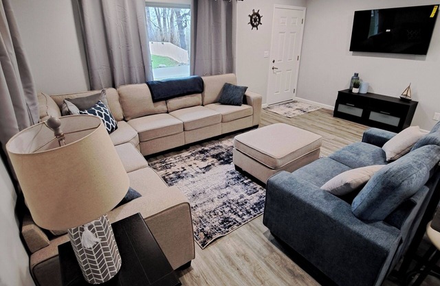 Beautifully remodeled house that sleeps 10 by Lake Erie Fun.