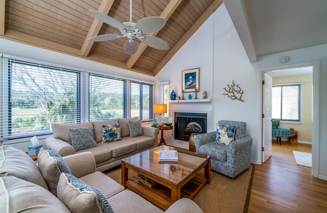 Beautifully renovated Sealoft Villa! Close to the Beach! Great Marsh Views! Amenity Cards!