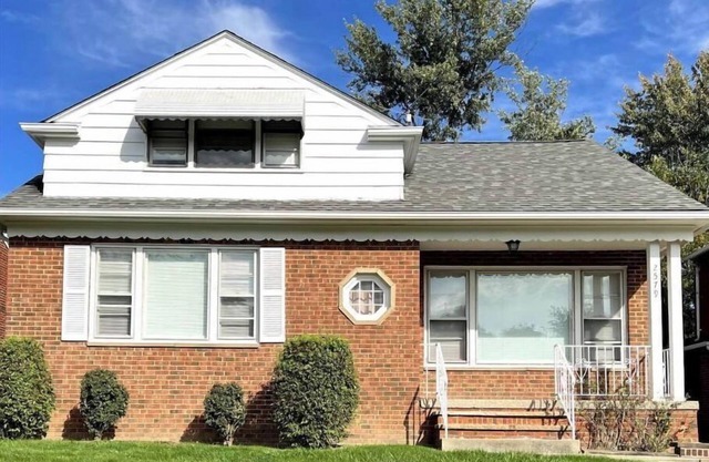 Beautifully Renovated, Luxury Home in Beachwood OH