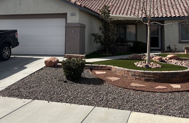 Beautifully renovated 4/2 Single Story Las Vegas Home