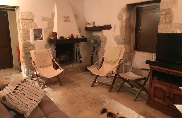 Beautifully restored farmhouse in Serramonacesca, Abruzzo, Italy
