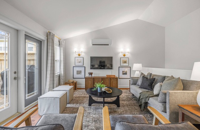 Beautifully styled, large home just minutes to downtown, Kinlock Beach and Golf!