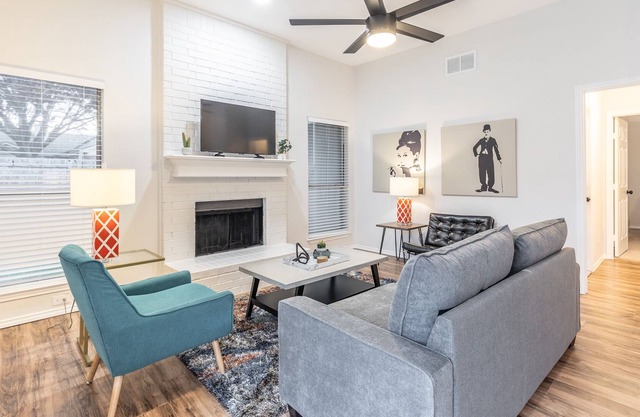 Beautifully Updated Spacious Home/Foosball Table