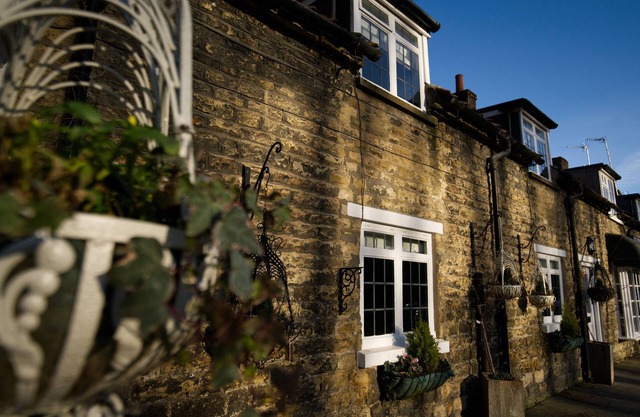 BECKDALE, romantic, luxury holiday cottage in Thornton-Le-Dale