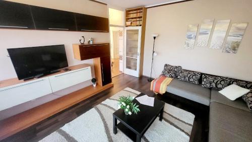 Becky Apartman