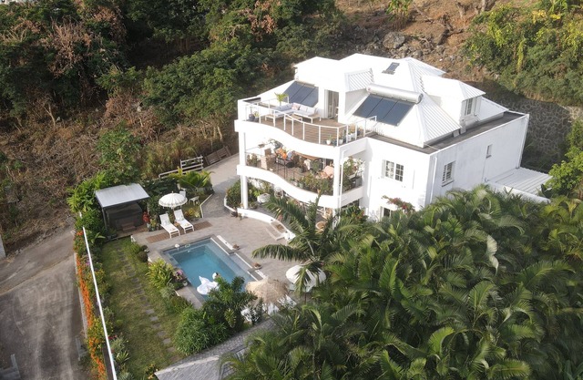 Bed and breakfast in a villa on the heights of Saint Paul (Reunion Island)