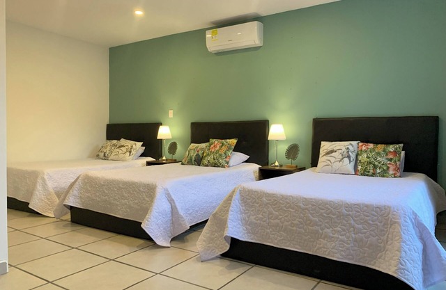 Bed & Breakfast in a Panoramic view in Roldanillo with AC, WiFi, Water heater