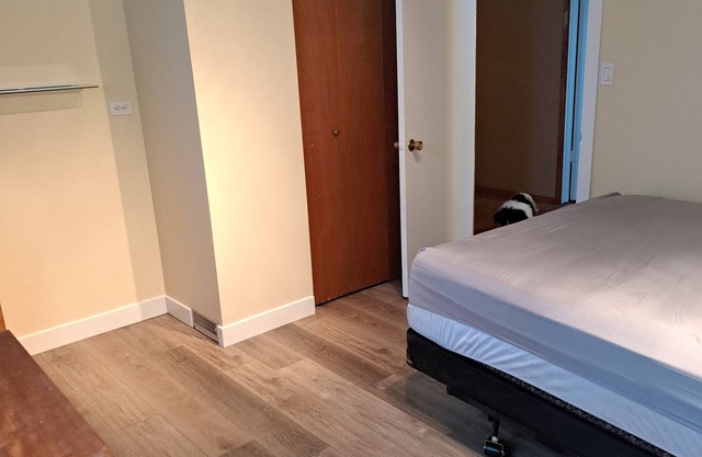 Bedroom for rent, short or long term. Close to Gull Lake and Lacombe.