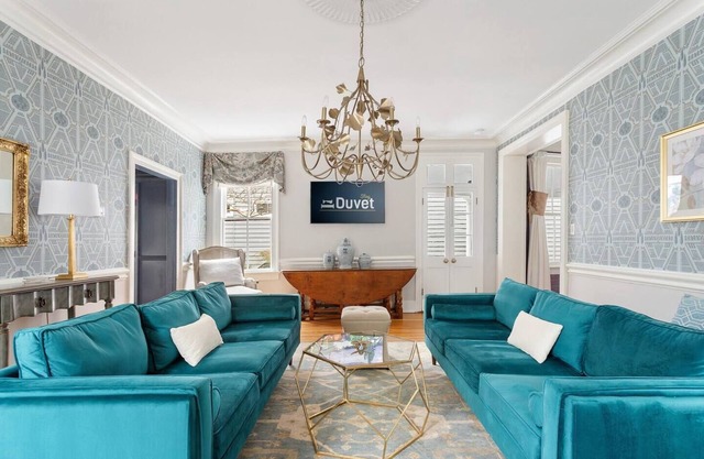 Bee & Blossom | Historic Charm