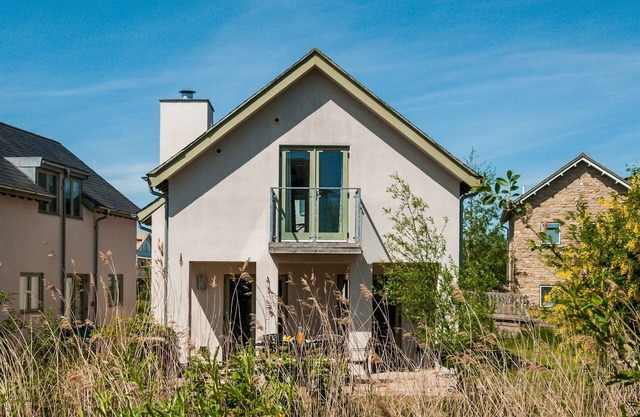 Bee Cottage (HM75) Lower Mill Estate The Cotswolds