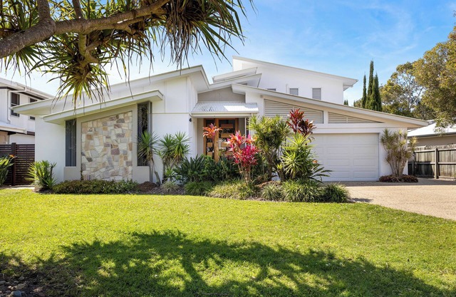 Beecheyana North - Beach Villa w/heated pool
