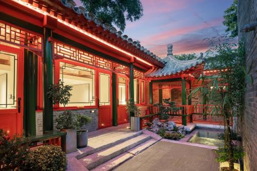 Beijing Xin xiang YaYuan Countyard &NearWang Fu Jing Forbidden City Lama Temple and Summer palace,5 minutes walk from subway ,Free Laundry and coffee