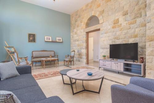 Beit Salima - 3 Bedroom House with Pool & Terrace