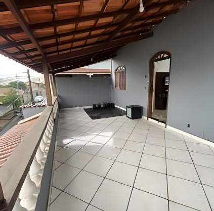 Bela casa 3 quartos perto do Buritis