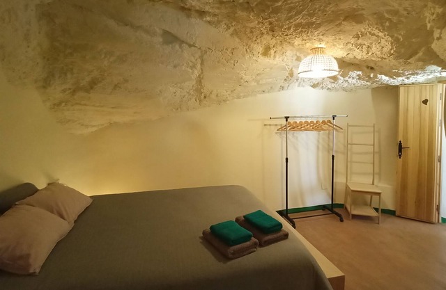 Bellísima Cueva Acogedora, Casa Olivia en Plena Naturaleza