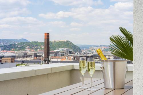Bella Budapest Homes l FREE PARKING