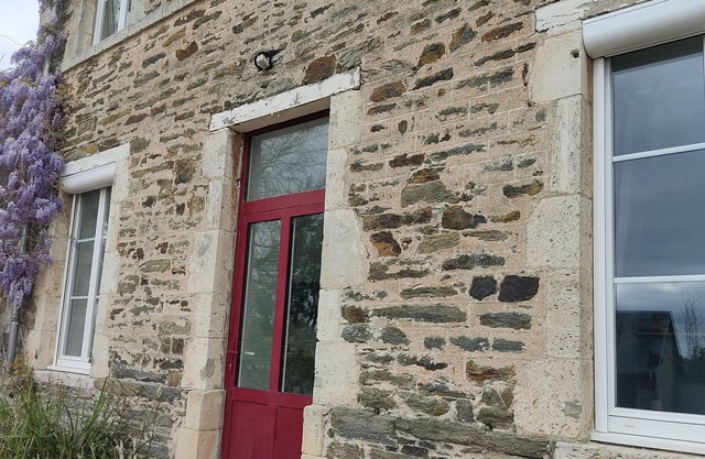 Belle Bâtisse en Pierre au Cœur des Marais du Cotentin