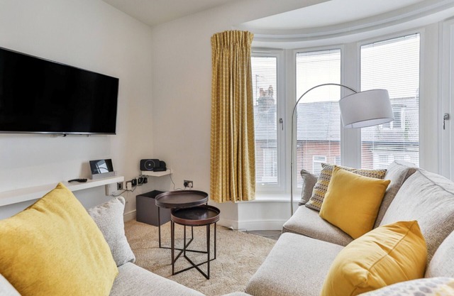 Belle House, Apt 6