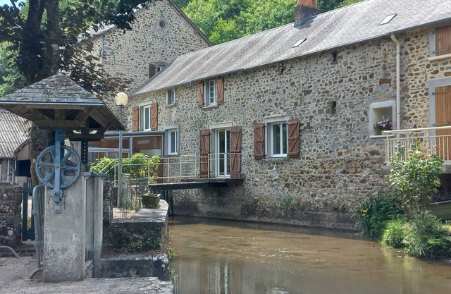 Belle Maison au Bord de L'eau