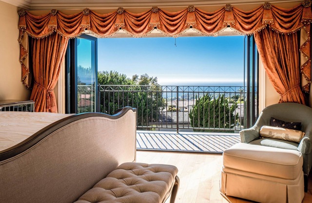 Belle Mer - Upscale Seaside Escape w/Ocean View, 5 Bedrooms & High Speed Wifi